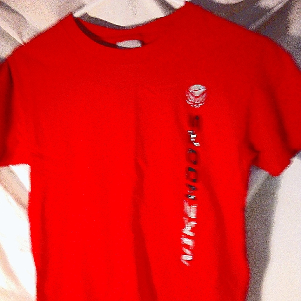 Nike Hoops boys size small, red